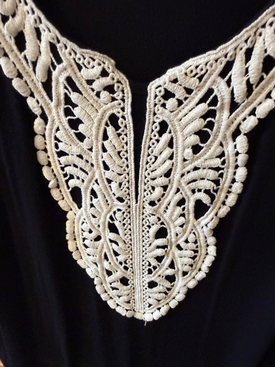 Soma Black Tank Top with Cream Crochet V-Panel - Picture 3 of 8